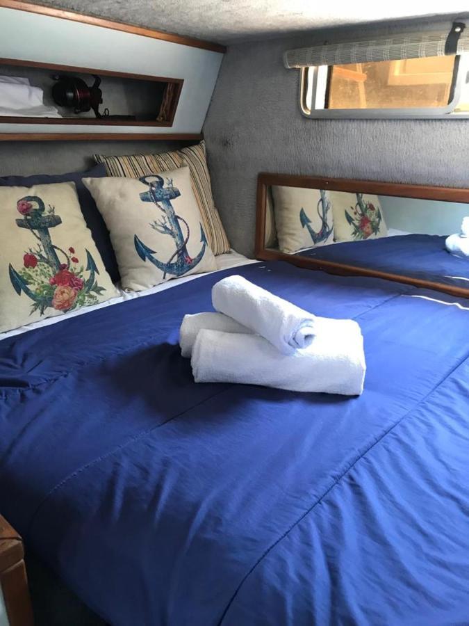 Boat To Sleep In Barcelona 호텔 산트 아드리아 데 베소스 외부 사진
